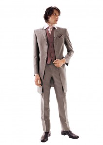 タキシード　フロックコート　ブロンズ　茶色　ブラウン　レッド　レンタル　結婚式　新郎　おしゃれ