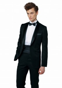 タキシード　黒　結婚式　新郎　フォーマル　おしゃれ　花婿　レンタル