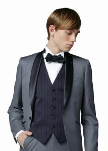 結婚式　タキシード　レンタル　新郎　シンプル　カジュアル　グレー