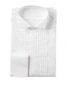 結婚式で新郎がレンタルするウィングカラーシャツ