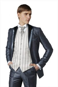 タキシードの印象を変えるチェンジベスト719