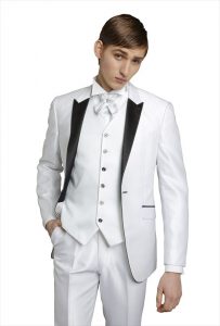 タキシードの印象を変えるチェンジベスト720