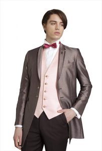 タキシードの印象を変えるチェンジベスト721