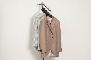 ニュアンスカラードレスとタキシード